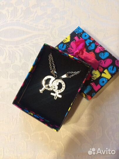 Парные кулоны для влюблённых