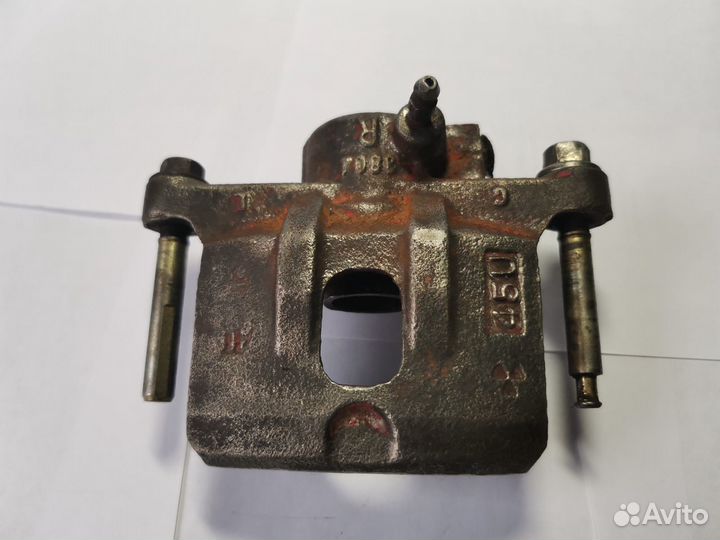 Тормозной суппорт задний прав Mitsubishi MR955066