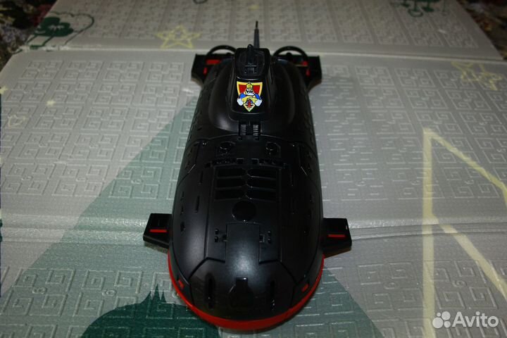 Подводная лодка, катер, пожарная машина