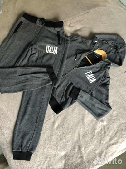 Костюм, спортивный