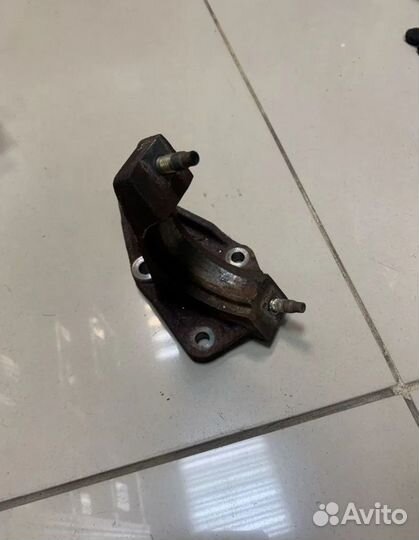 Кронштейн подвесного подшипника Ford Focus 1 \ 1.6