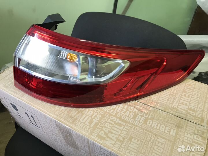 Фонарь задний правый рено флюенс