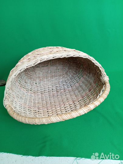Корзина плетеная из бумажной лозы