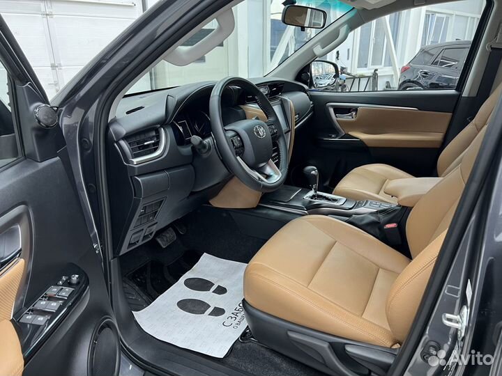 Toyota Fortuner 2.4 AT, 2023, 102 км