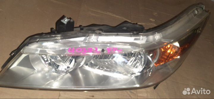 Фара передняя левая Honda Stream RN6