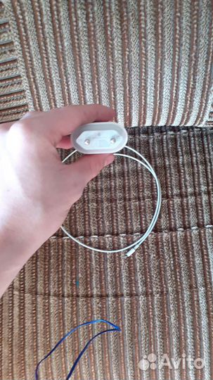 Зарядка от айфона аригинан покупалась в мего грине