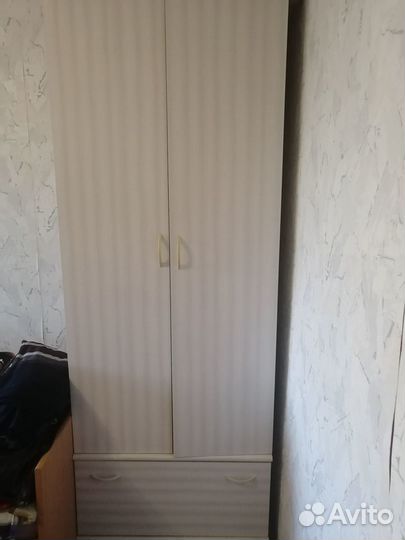 Шкаф
