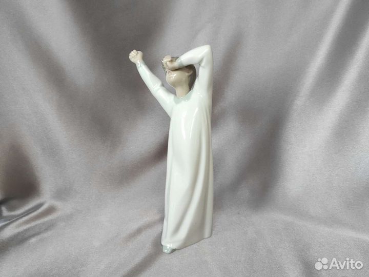Фарфоровые статуэтки NAO Llardo