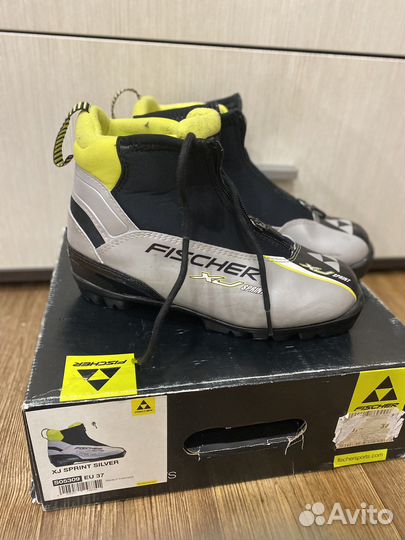 Лыжные ботинки fischer 37 размер +лыжи 160см
