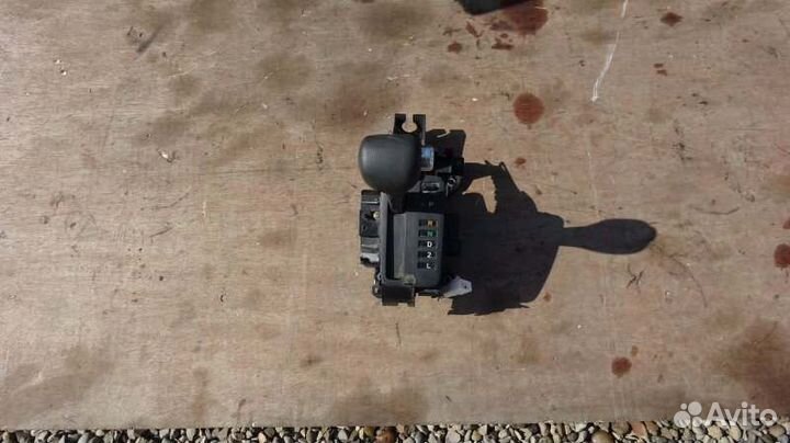 Селектор АКПП Toyota Allex NZE124 1NZ-FE 2004/6