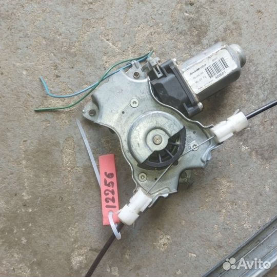 Стеклоподъёмник задний левый Nissan Almera N16