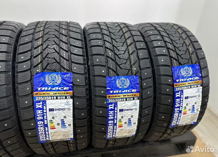 Tri Ace Snow White II 235/35 R19 21H