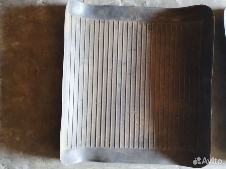 Коврики б/у для авто