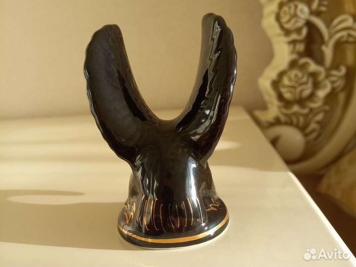 Фарфоровая статуэтка Орёл