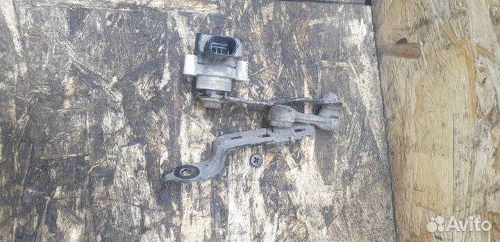 Датчик положения кузова Lexus Is 2 2.5 2008