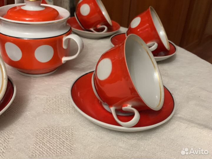 Сервиз чайный в горошек