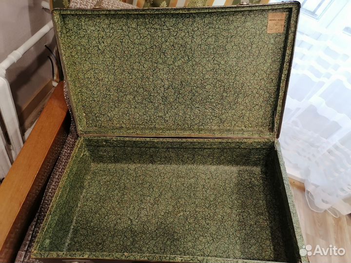 Продам чемодан фибровый