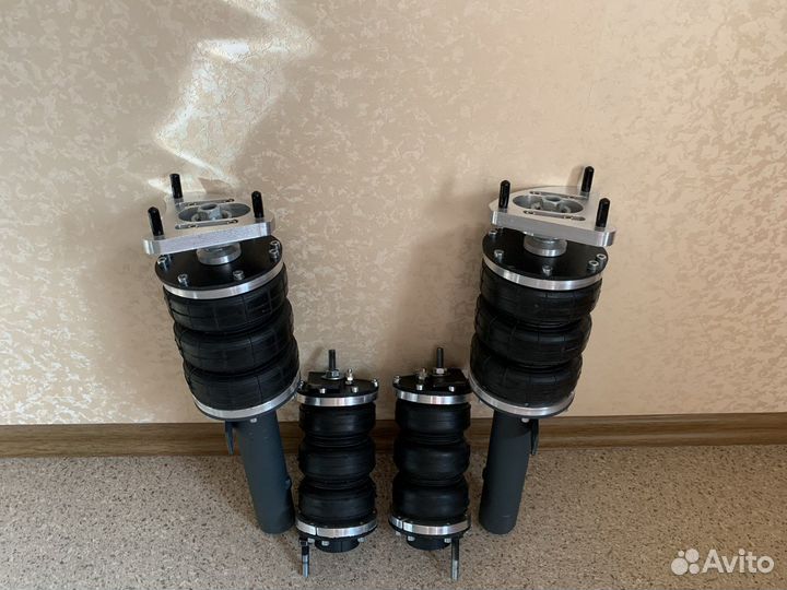 Пневмоподвеска на ford focus 2. Нексия 2 амортизатор фокус. Пневматическая подвеска на форд фокус 2. Пневма на форд. Пневма на форд.