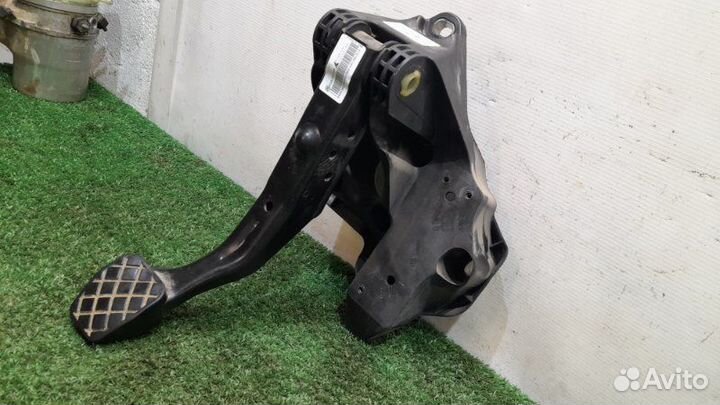 Педаль тормоза Skoda Fabia 2 CGP 1.2 2014