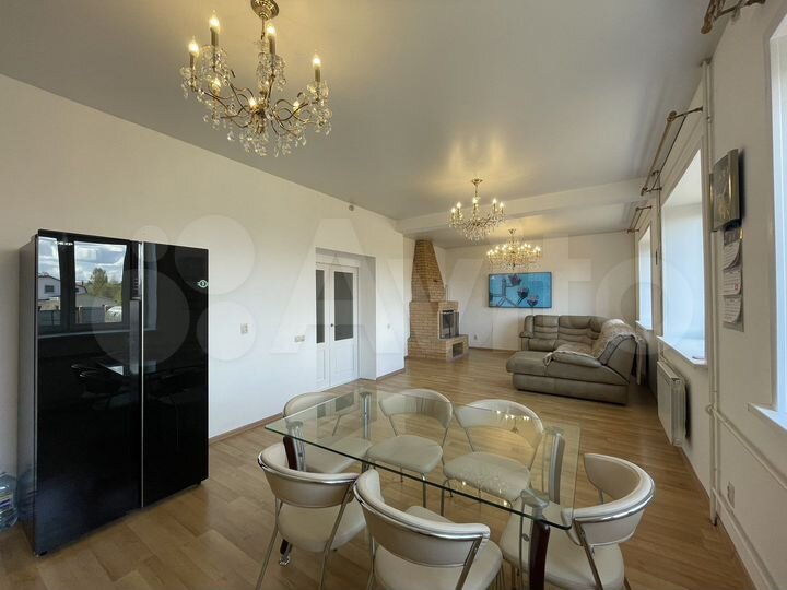 Дом 300 м² на участке 12,1 сот.