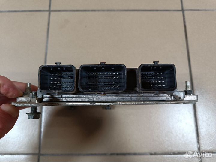 Nissan Qashqai Блок управления двс