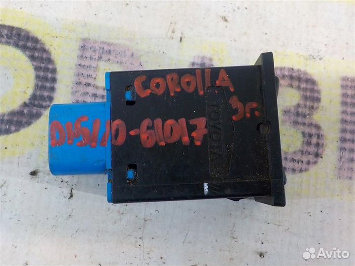 Кнопка обогрева сидений Toyota Corolla (E120) 200