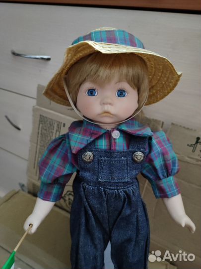 Кукла фарфоровая коллекционная