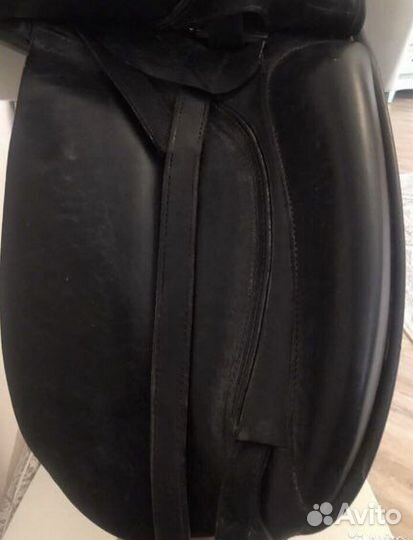 Седло для лошади выездковое