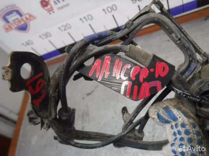 Датчик abs передний правый Mitsubishi Lancer 10