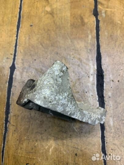 Кронштейн кондиционера Opel Astra H Z18XE 2005