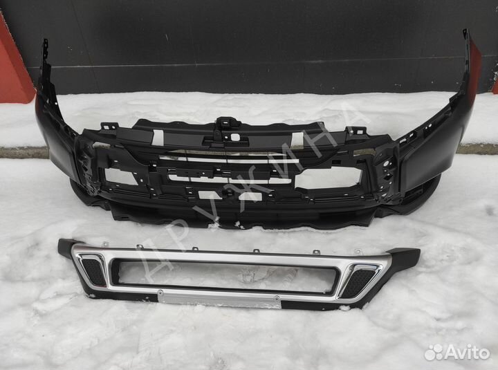 Накладка бампера переднего Mitsubishi Outlander 3