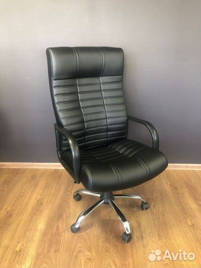Компьютерное кресло. Гарантия 1 год