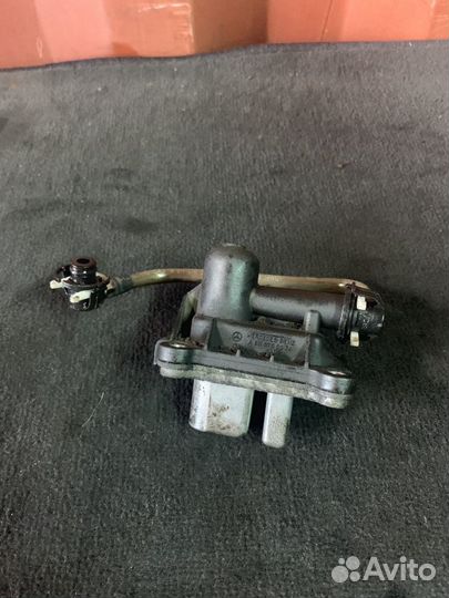 Радиатор топлива Mercedes A6110700079