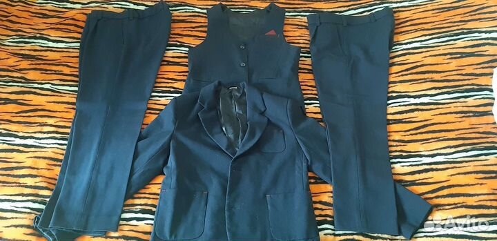 Брючный костюмна мальчика