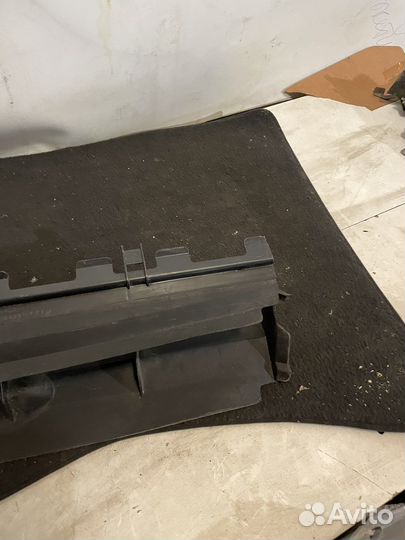 Диффузор радиатора Mercedes Benz E W210