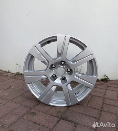 Audi r17 J7.5 ET45 5x112 4F0601025CB