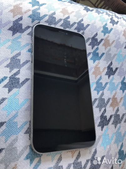 iPhone XR в корпусе 15