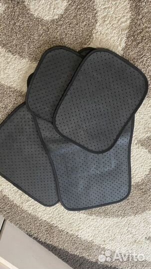 Автомобильные коврики(ворс) и щетка Valeo