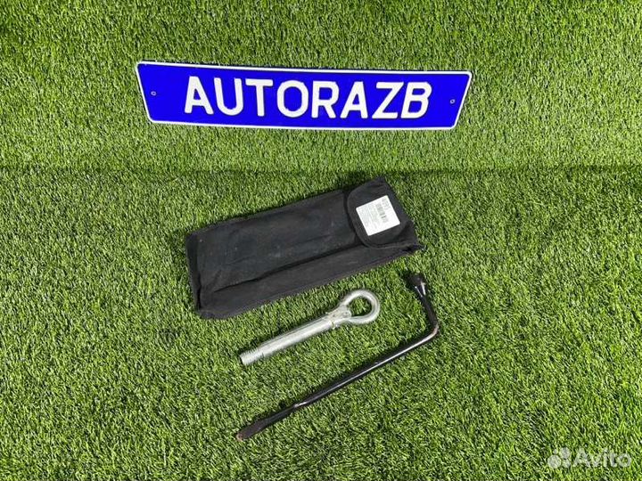 Крюк буксировочный Opel Astra J GTC A18XER