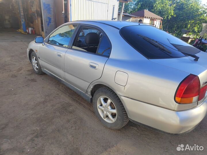 Mitsubishi Carisma 1.8 AT, 1997, 330 000 км