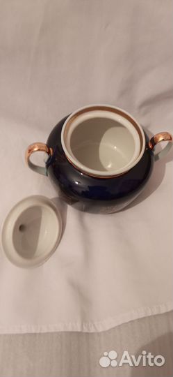 Ваза с ручками и с крышкой кобальт