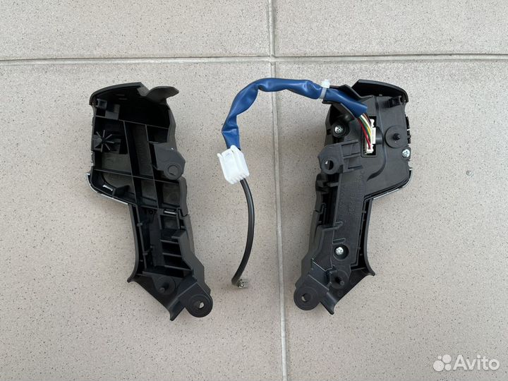 Кнопки мультируля Toyota Camry 50