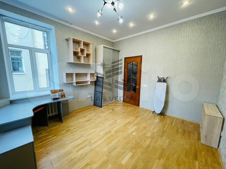 3-к. квартира, 115 м², 5/6 эт.