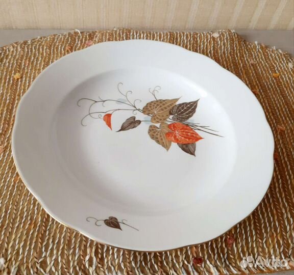 Фарфоровая тарелка Kahla