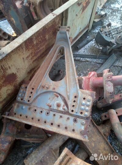 Кронштейн заднего моста Volvo F-Fh