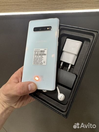 Samsung Galaxy S10+, 8/128 ГБ