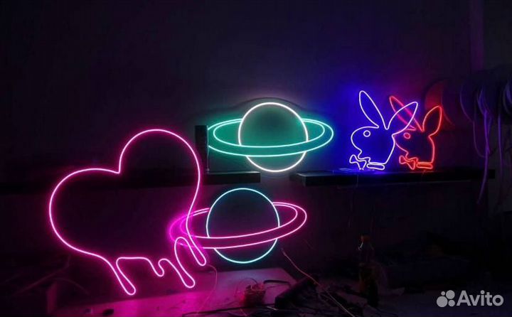 Неоновая вывеска