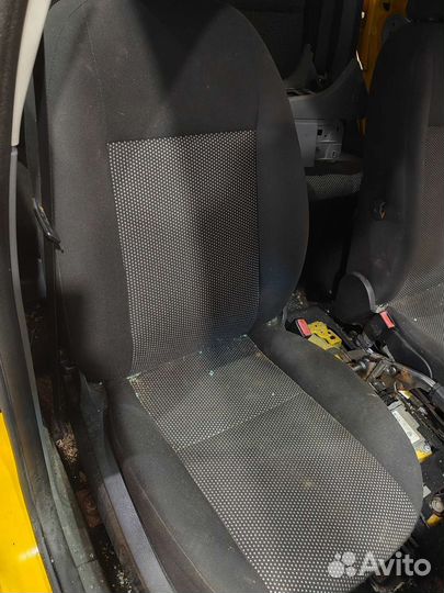 Сиденья Ford Focus 2