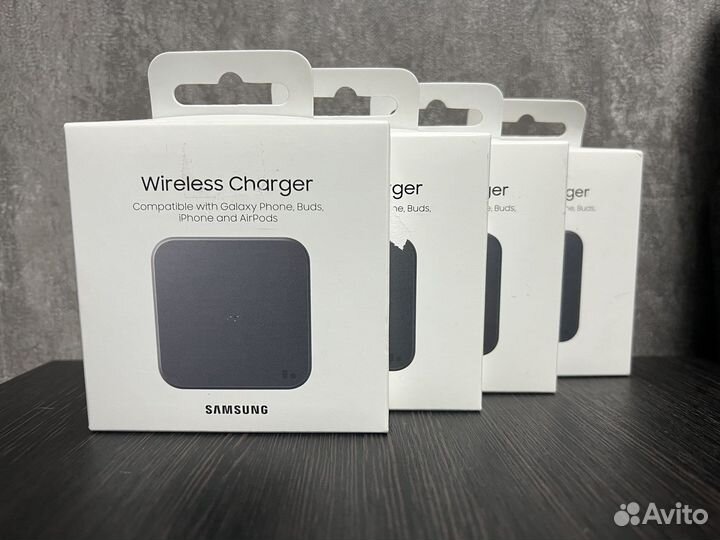 Беспроводная зарядная станция Samsung EP-P1300