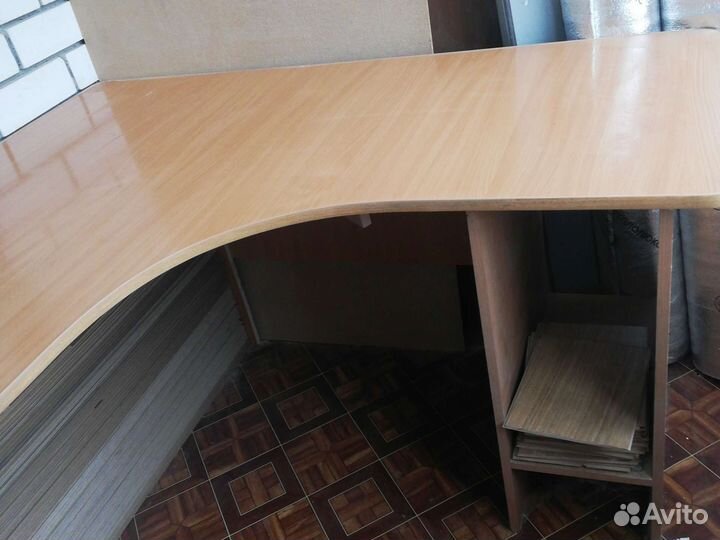 Компьютерный стол